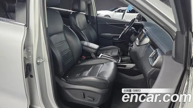 Kia Sorento — фото 10