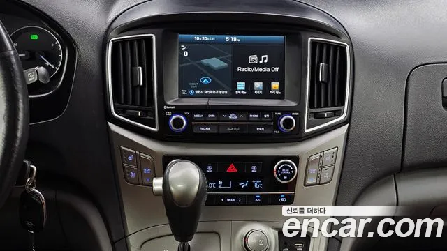 Hyundai Starex — фото 14