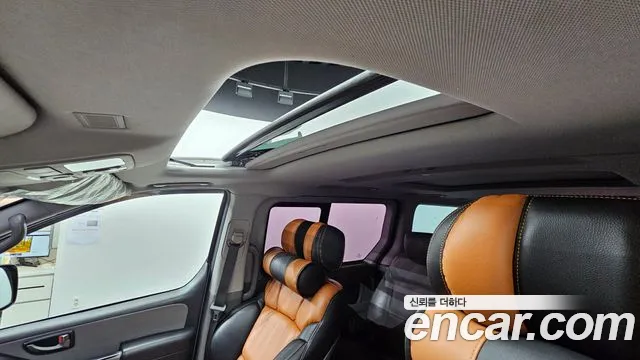 Hyundai Starex — фото 19
