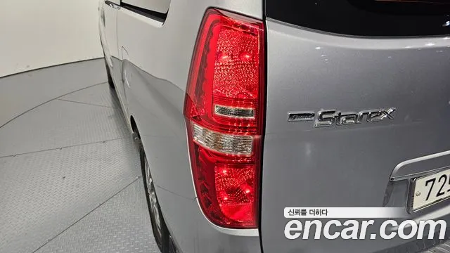 Hyundai Starex — фото 23