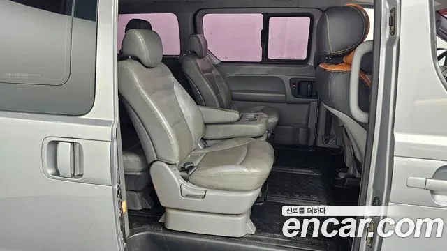 Hyundai Starex — фото 26