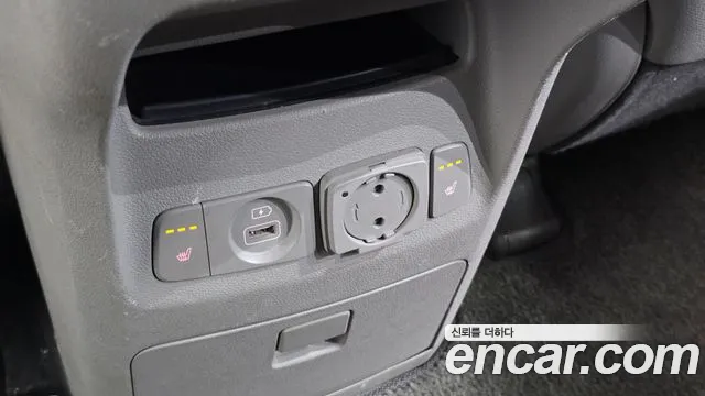 Kia Carnival — фото 13