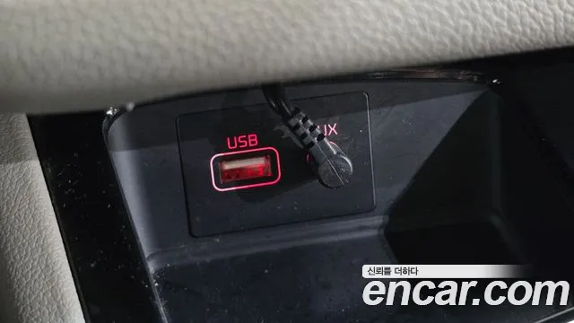 Kia Carnival — фото 14