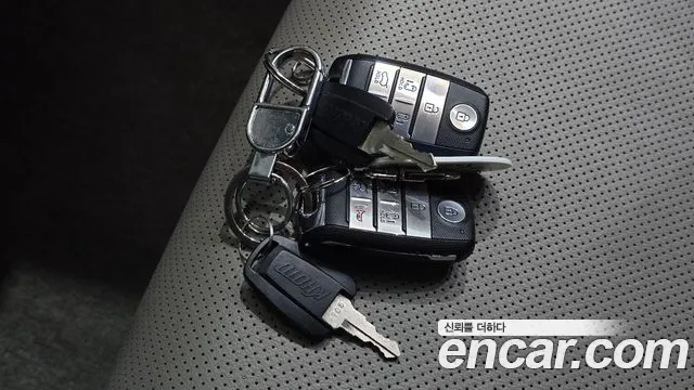 Kia Carnival — фото 17