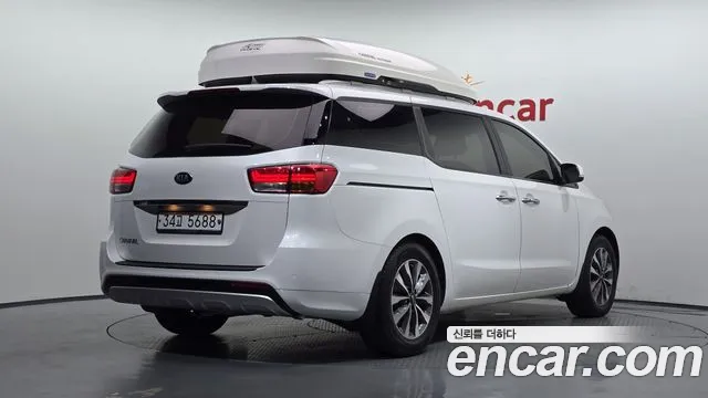 Kia Carnival — фото 2