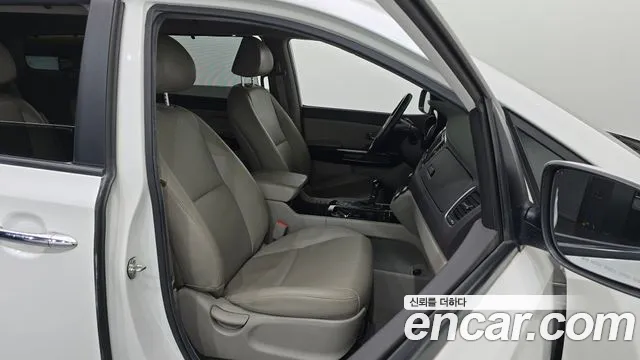 Kia Carnival — фото 26