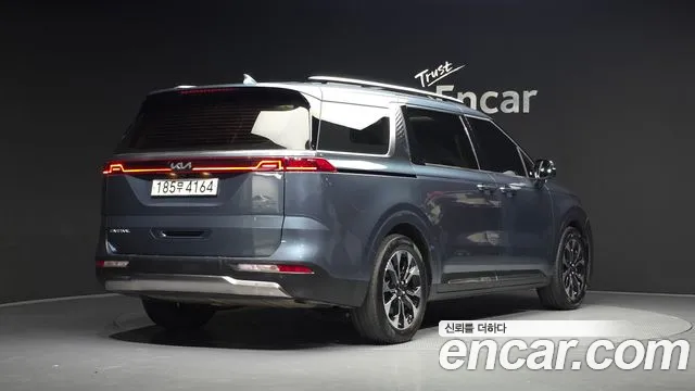 Kia Carnival — фото 1