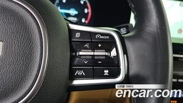 Kia Carnival — фото 16