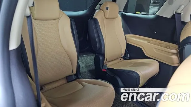 Kia Carnival — фото 19