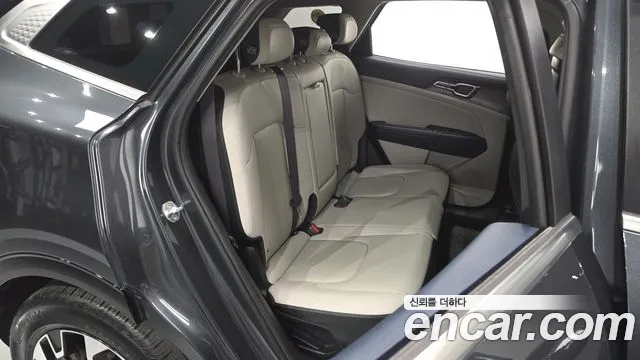Kia Sportage — фото 12