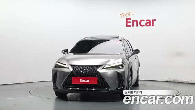 Lexus UX — фото 3