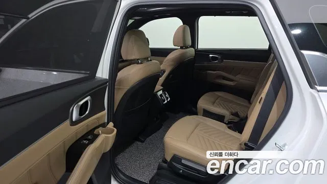 Kia Sorento — фото 12
