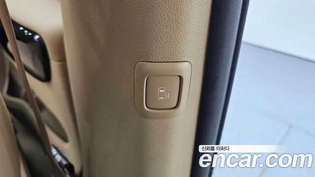 Kia Carnival — фото 17