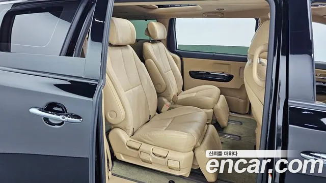 Kia Carnival — фото 25