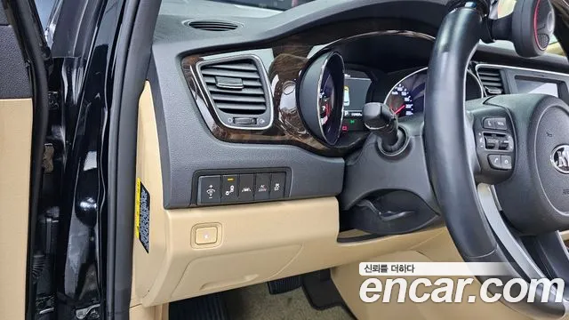 Kia Carnival — фото 27