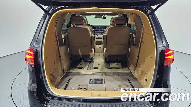 Kia Carnival — фото 28