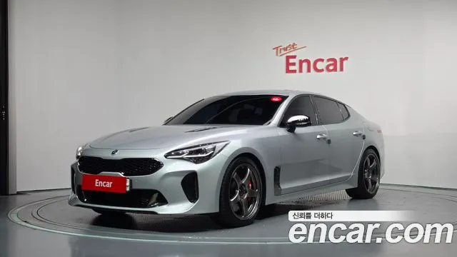Kia Stinger — фото 1