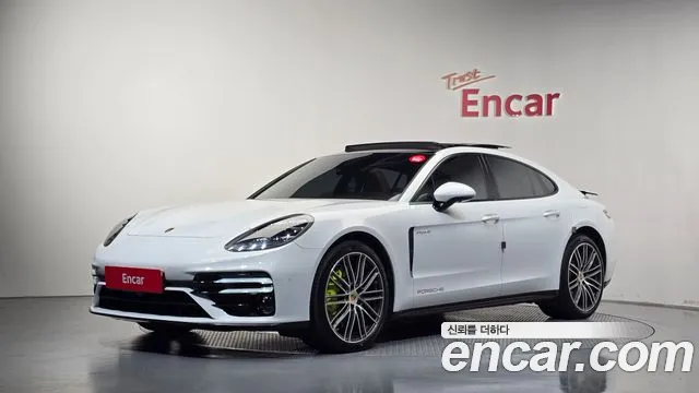 Porsche Panamera — фото 1