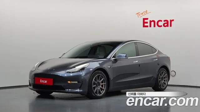 Tesla Model 3 — фото 1