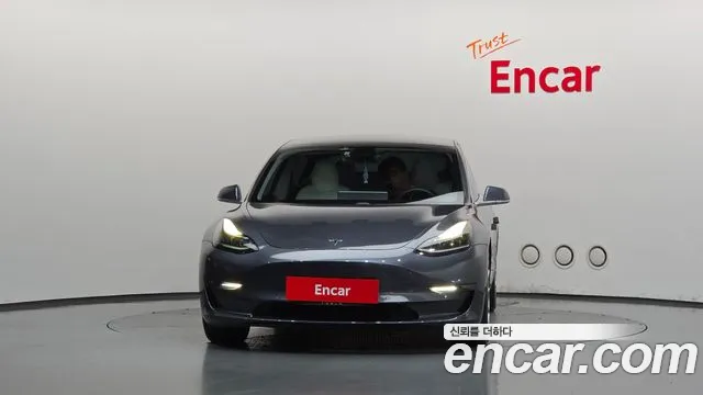 Tesla Model 3 — фото 3