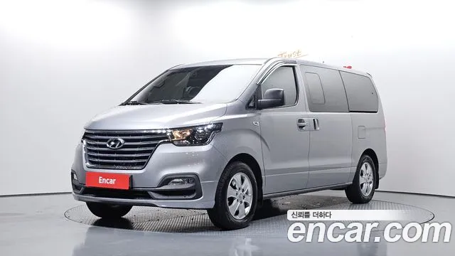 Hyundai Starex — фото 1