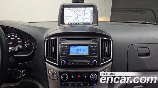Hyundai Starex — фото 13