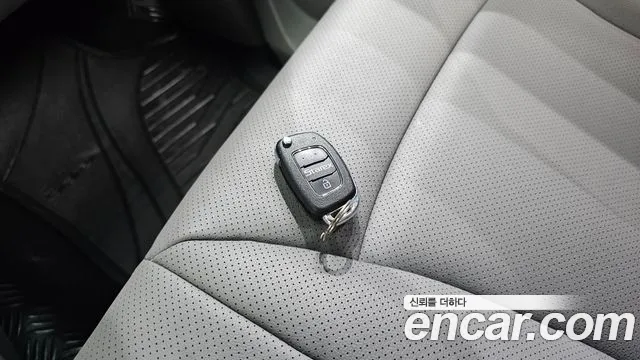 Hyundai Starex — фото 19
