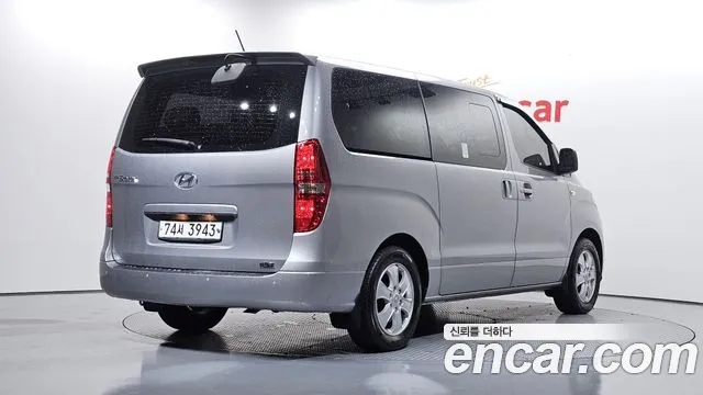 Hyundai Starex — фото 2