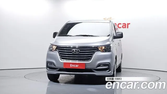 Hyundai Starex — фото 3