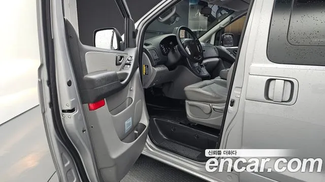 Hyundai Starex — фото 10