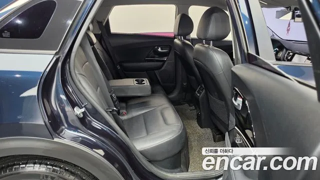 Kia Niro — фото 11