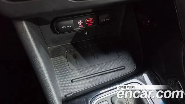 Kia Niro — фото 12