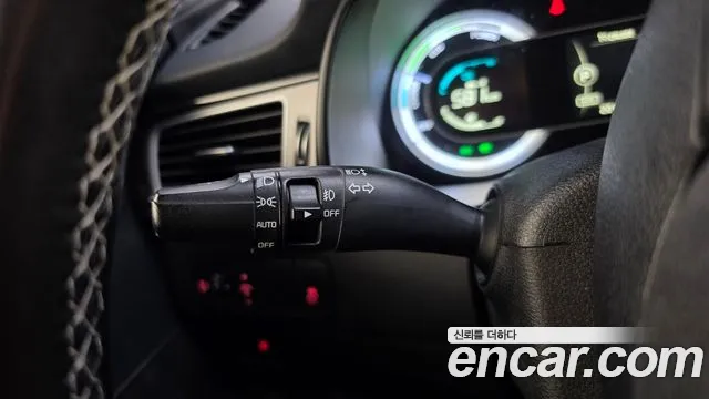 Kia Niro — фото 20