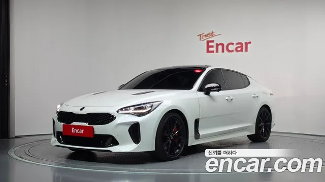 Kia Stinger — фото 1