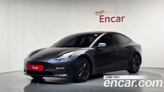 Tesla Model 3 — фото 1