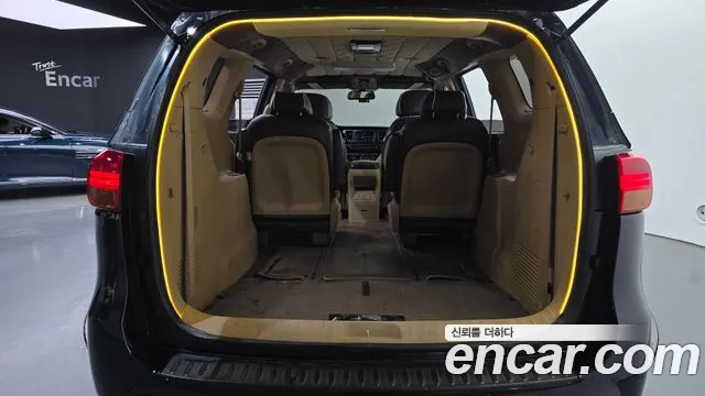 Kia Carnival — фото 20