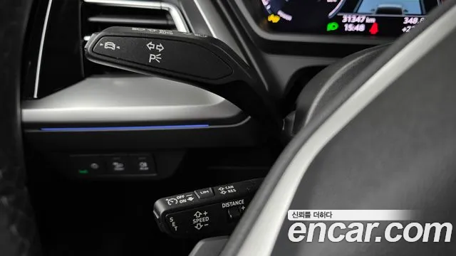 Audi Q4 e-tron — фото 17