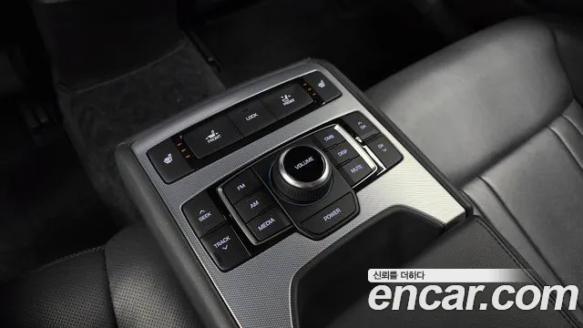 Genesis G80 — фото 19
