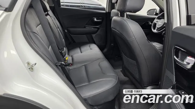 Kia Niro — фото 11