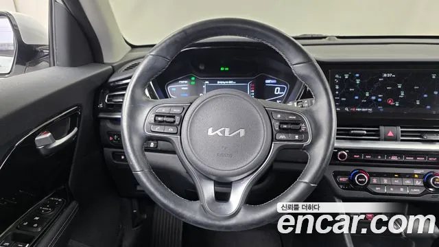 Kia Niro — фото 12