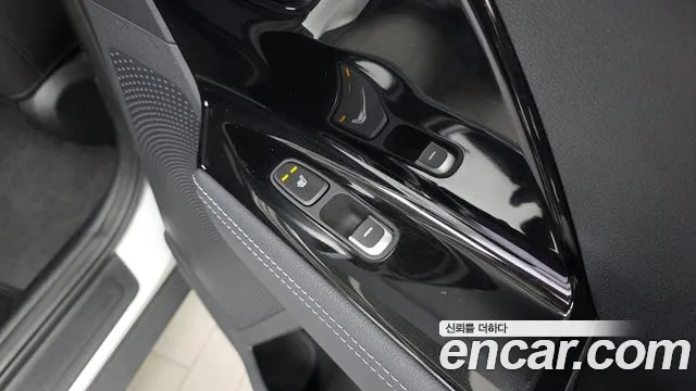 Kia Niro — фото 19