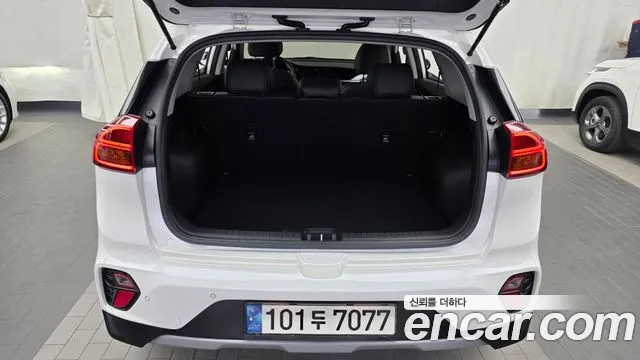 Kia Niro — фото 20