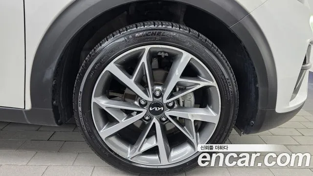 Kia Niro — фото 21