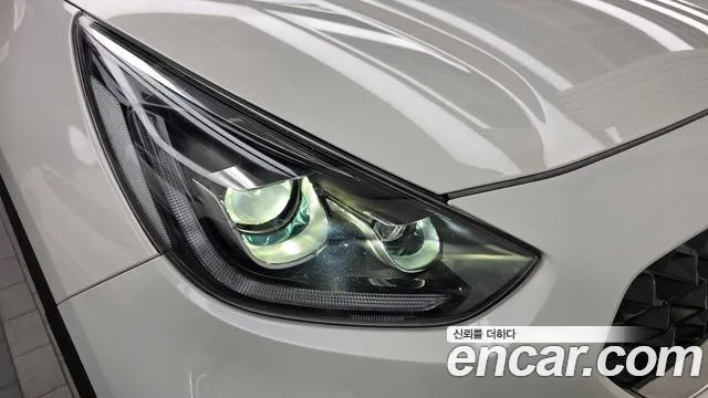 Kia Niro — фото 22