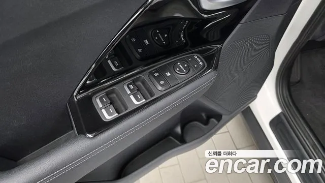 Kia Niro — фото 27