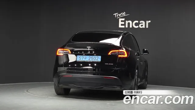 Tesla Model Y — фото 3