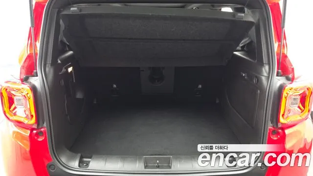 Jeep Renegade — фото 20