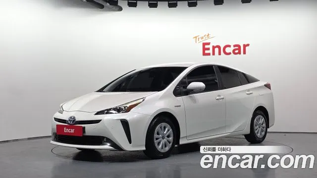 Toyota Prius — фото 1