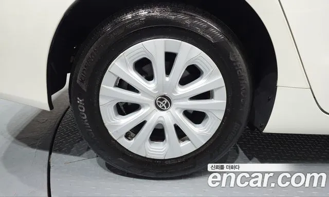 Toyota Prius — фото 5