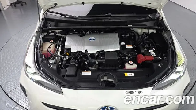 Toyota Prius — фото 6
